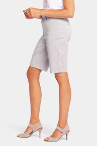Bermuda Short Grey Stretch Twill | Pearl Grey | Shorts | NYDJ