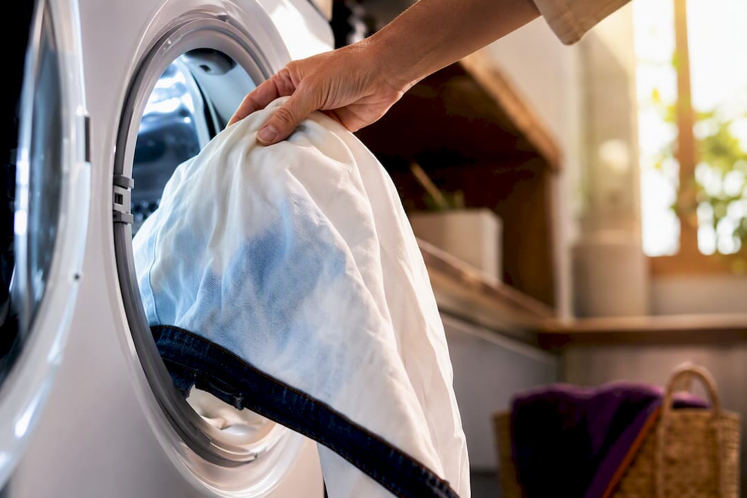 Jeans verfärbt andere Kleidung: Was jetzt wirklich hilft - NYDJ