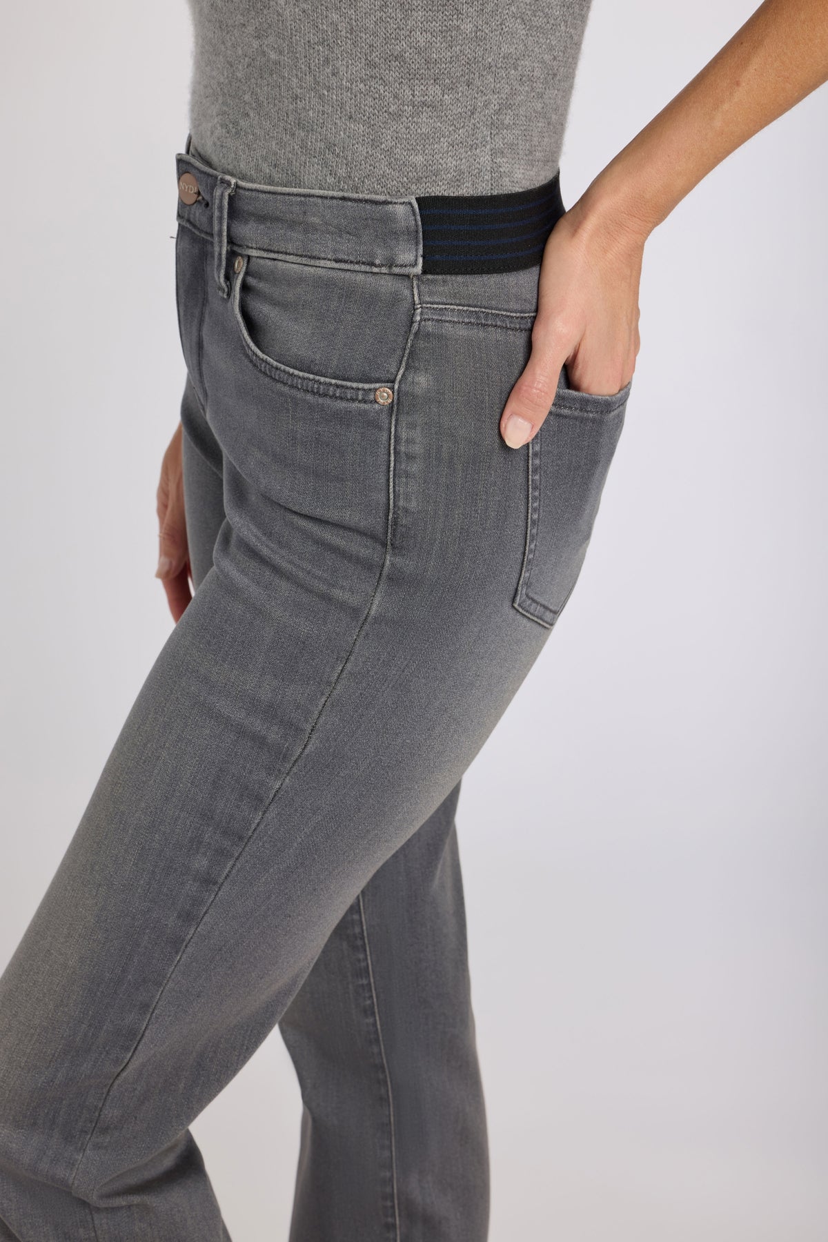 No Gapper™ Marilyn Straight Jeans en Sure Stretch® Denim | Dusty Ash