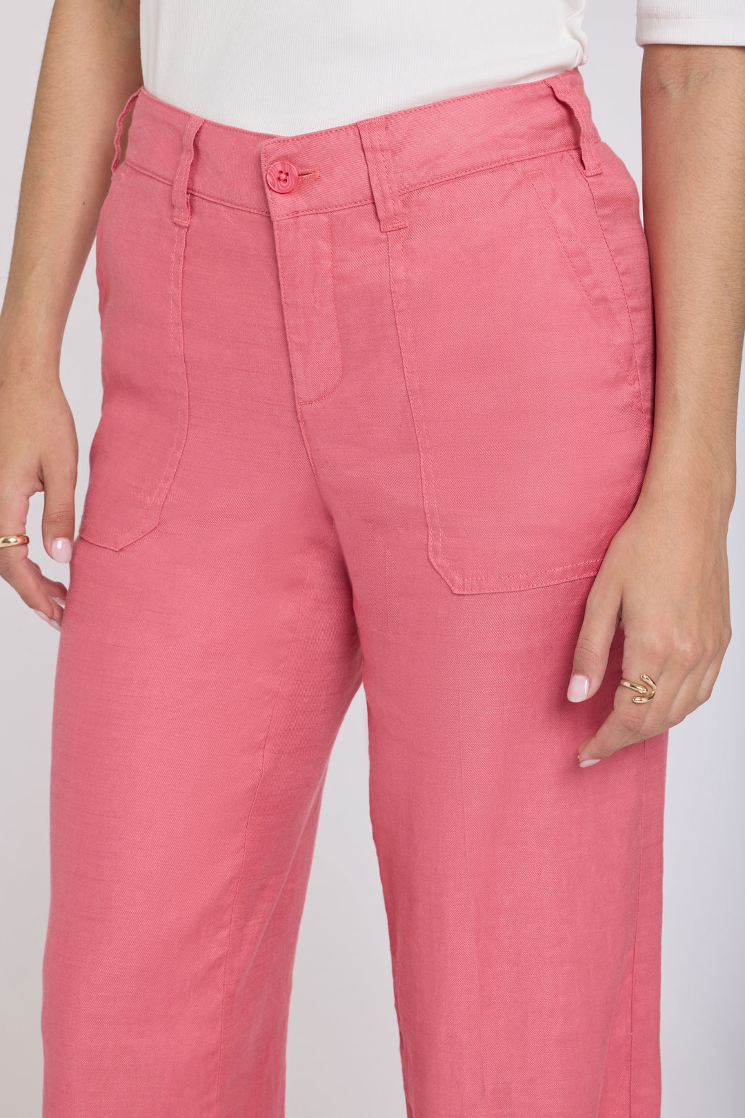 Wide Leg Cargo Capri Pants in Stretch Lin | Desert Rose