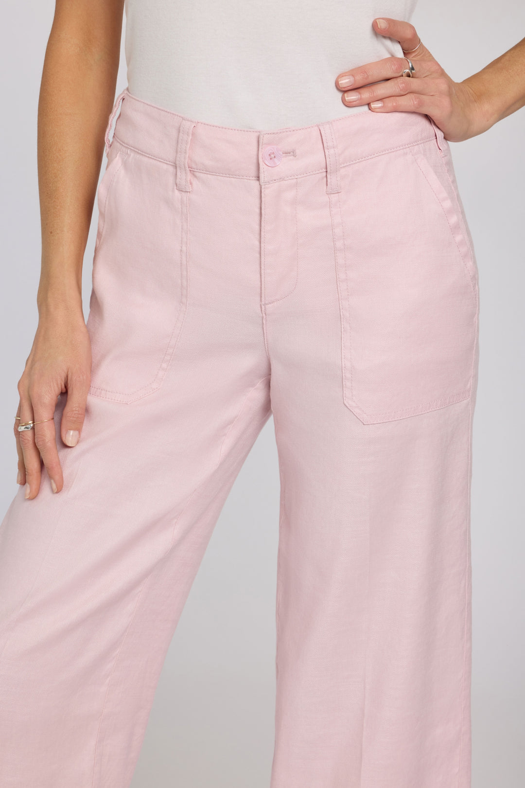 Wide Leg Cargo Capri Pants in Stretch Lin | Light Lilac