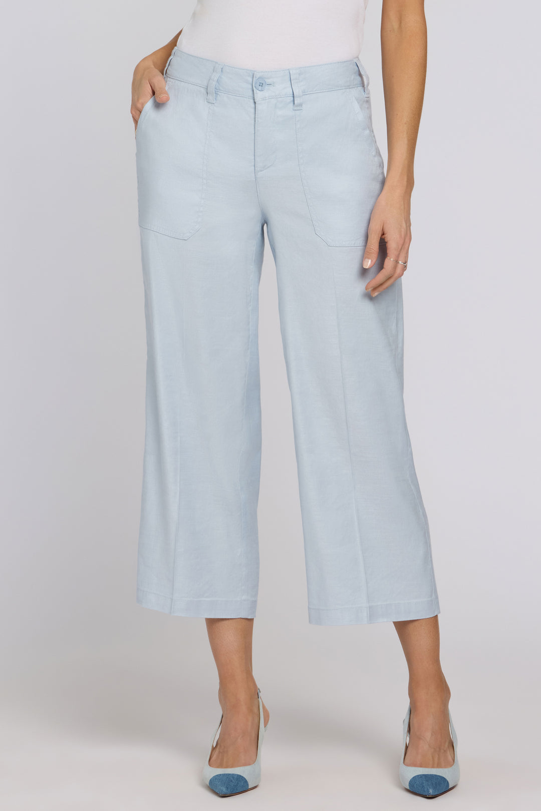Wide Leg Cargo Capri Pants in Stretch Lin | Blue Clover