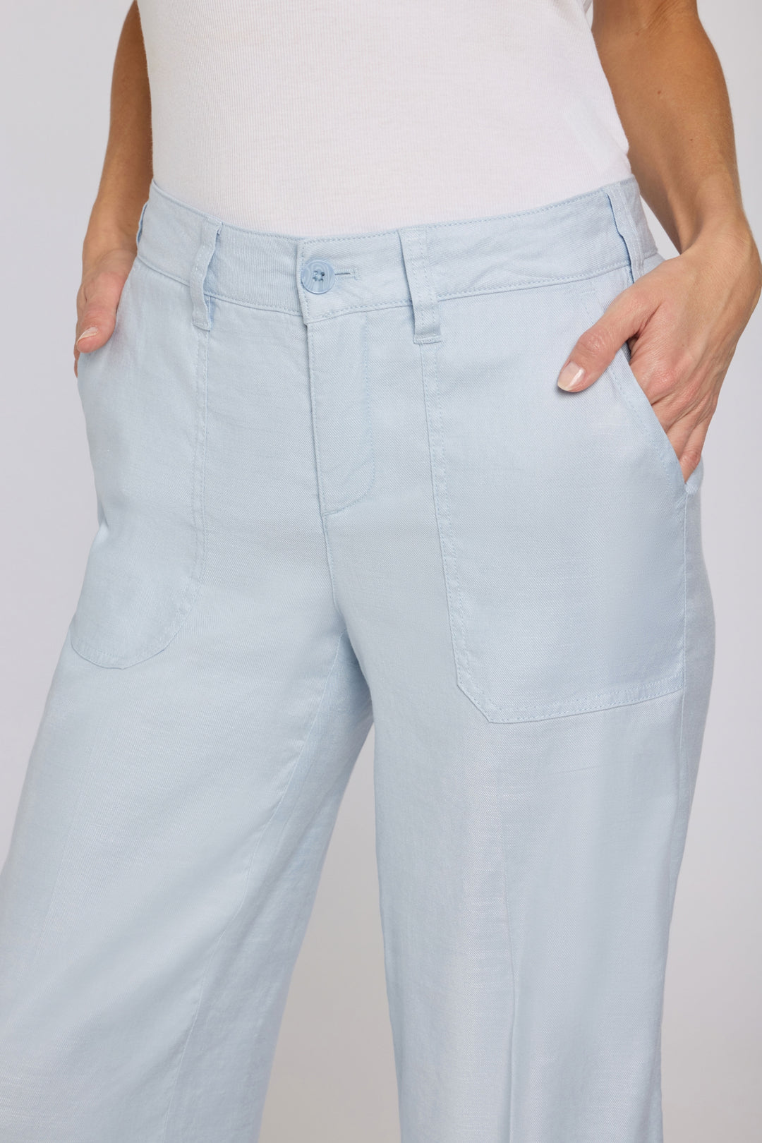 Wide Leg Cargo Capri Pants in Stretch Lin | Blue Clover