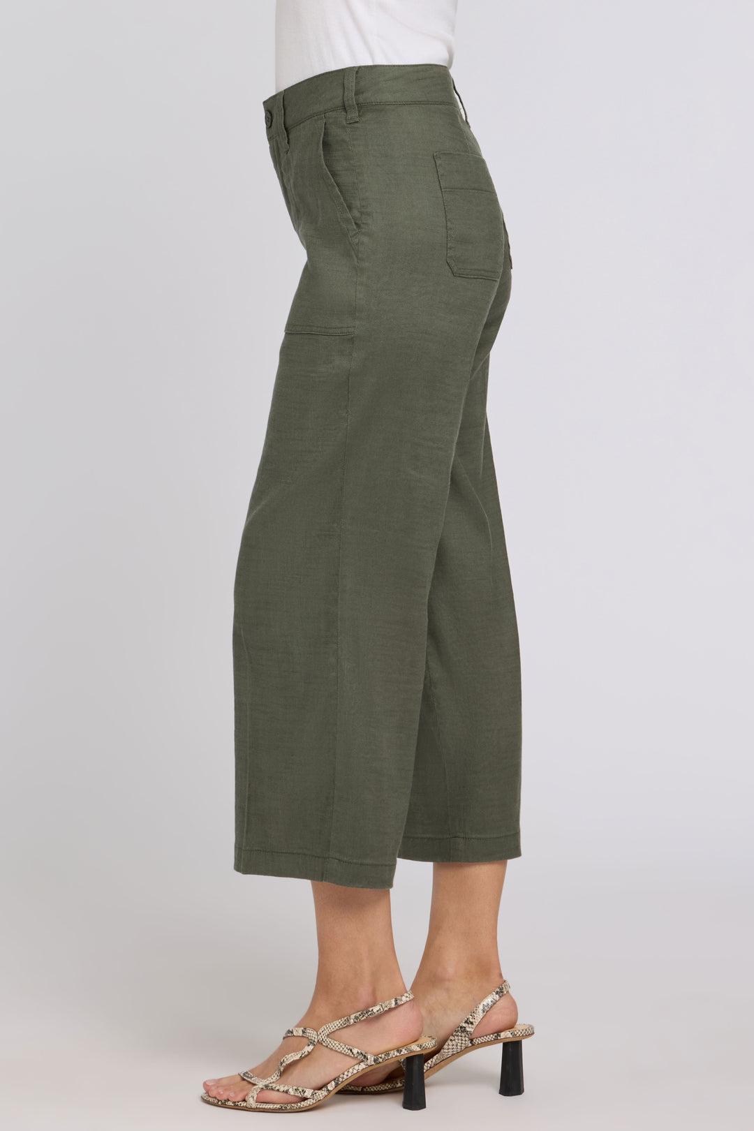 Wide Leg Cargo Capri Pants in Stretch Lin | Desert Green