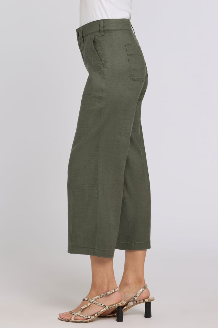 Wide Leg Cargo Capri Pants in Stretch Lin | Desert Green