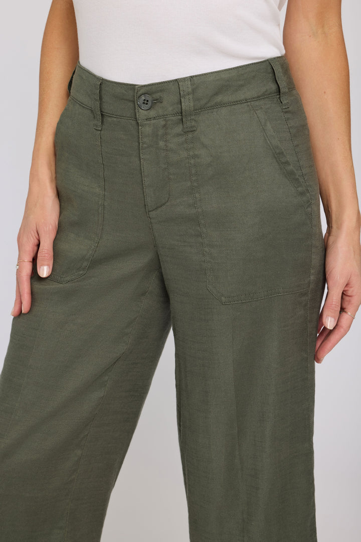 Wide Leg Cargo Capri Pants in Stretch Lin | Desert Green