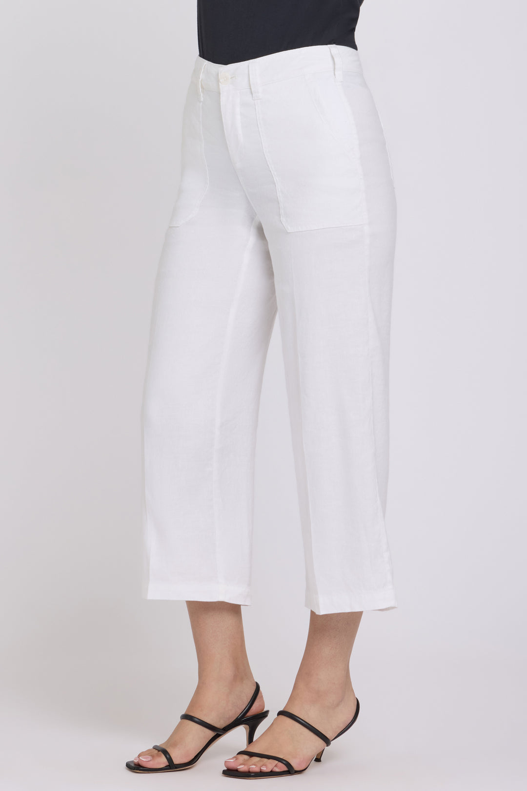 Wide Leg Cargo Capri Pants in Stretch Lin | Optic White