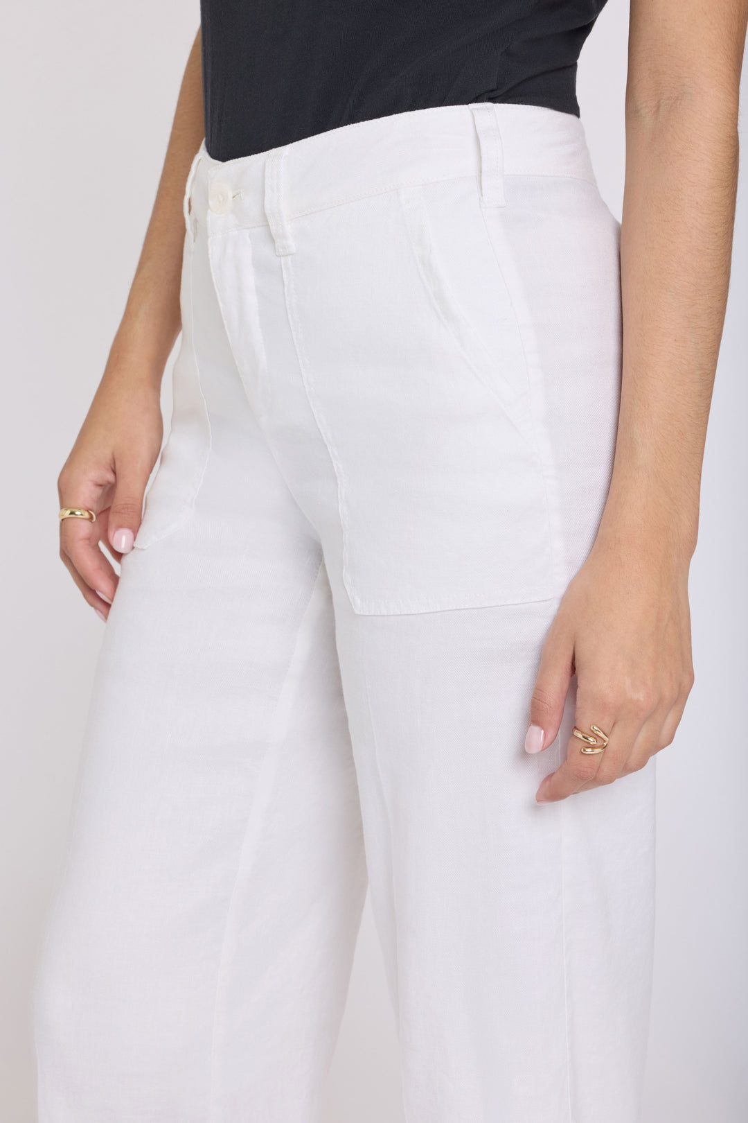 Wide Leg Cargo Capri Pants in Stretch Lin | Optic White