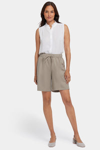 Breezy Bermuda Shorts In Stretch Linen | Saddlewood | Shorts | NYDJ