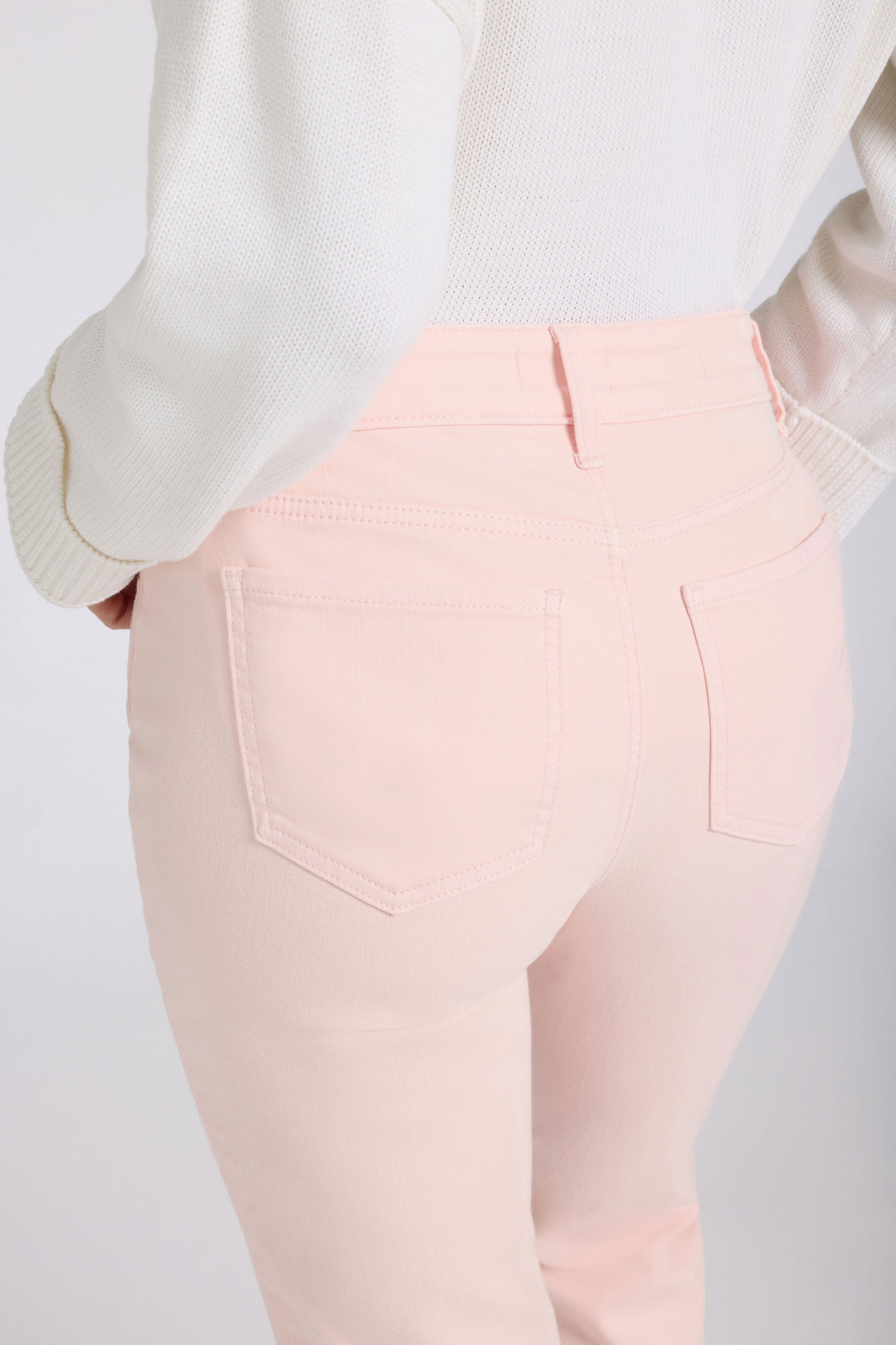 Marilyn Straight Crop Jeans En Cool Embrace® Denim Avec Cuffs | Pink Dogwood