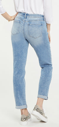 Margot Girlfriend Jeans Light Blue Premium Denim | Quinta | Denim | NYDJ